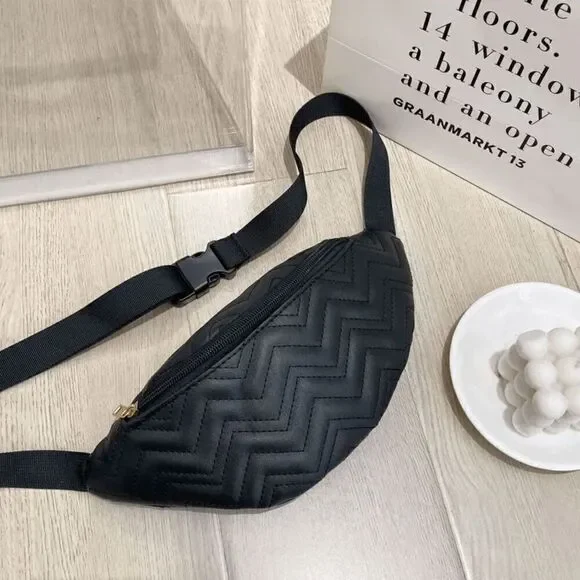 Ladies Black Fanny Pack - Picture 3 of 3